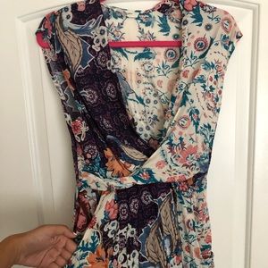 Never worn LF dress with pockets!